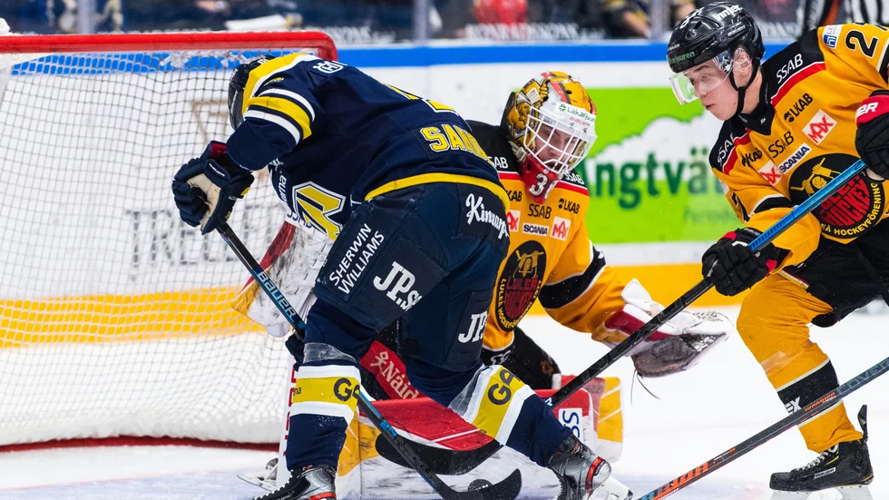 Jesper Wallstedt gick göra SHL-debut i förlustmatchen mot HV71.