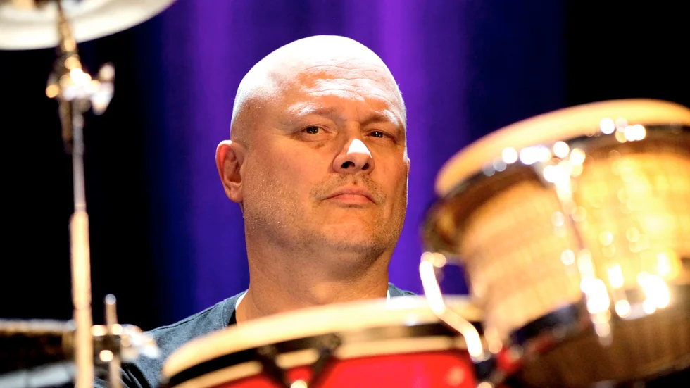 Gotlänningen Björn Rothstein har spelat trummor med Anders F Rönnblom i 30 år.