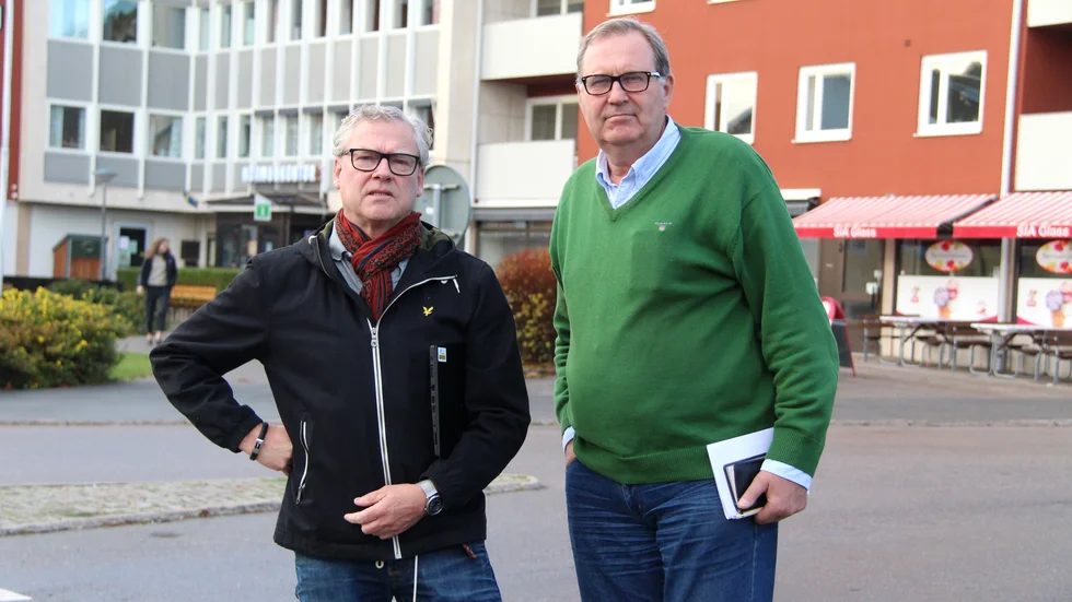 Moderaterna i Kinda, med Thomas Fransson och Christer Segerstéen, vill se att Kindas politiker vågar stå upp och ta ett större ansvar för beslut som fattats.