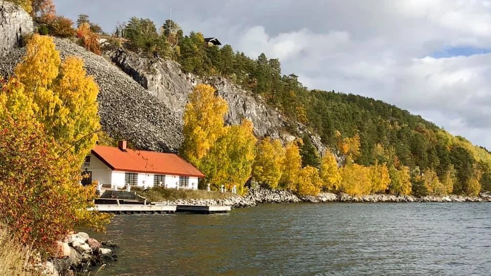 Höstbild vid Bråviken.
