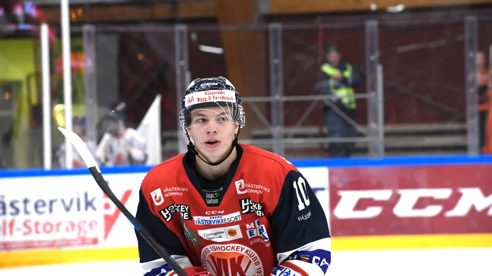 VIK-centern Lukas Wernblom är uttagen i veckans femma och kan även vinna titeln för veckans snyggaste mål.