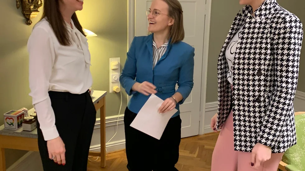 Jämställdhetsminister Åsa Lindhagen är positiv till att det ställs krav på ökad jämställdhet.