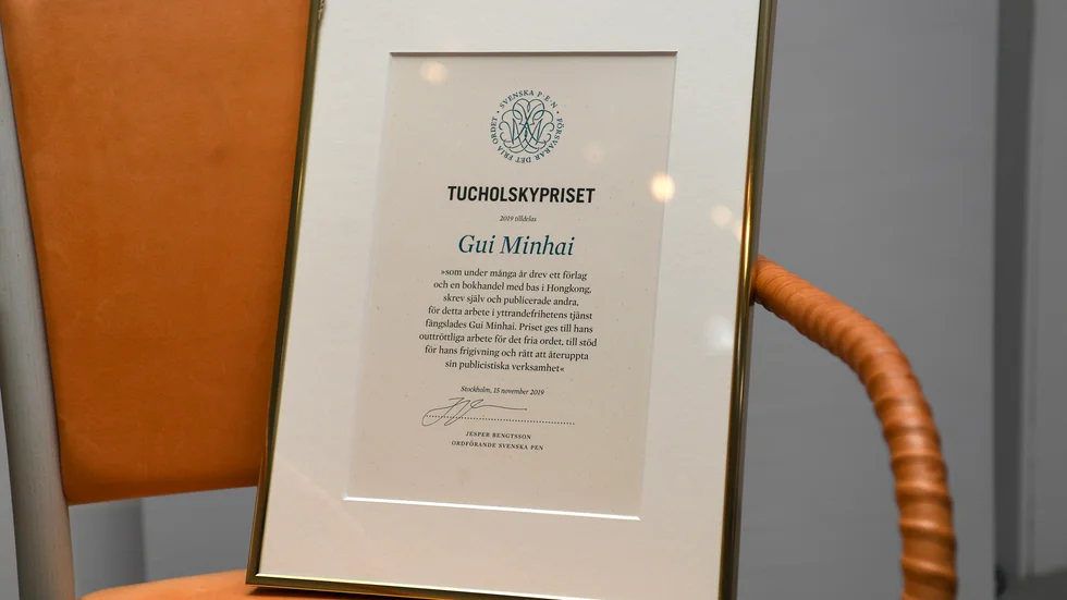 Anfallaren och provspelaren Oscar Skiöld får minst en vecka till på sig att övertyga NSK om sin kvaliteter. Klubben sonderar även marknaden efter backar.