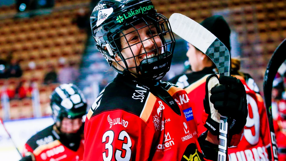 Michelle Karvinens eventuella återkomst till Luleå Hockey/MSSK får vänta.
