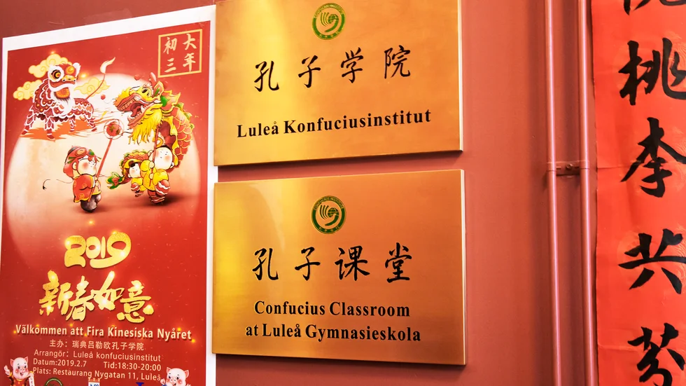 Konfuciusinstitutets framtid i Luleå är oklar. Kommunen har skjutit på beslutet om att säga upp avtalet.