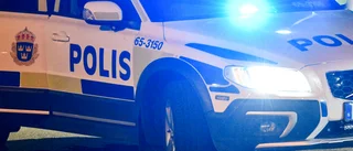 Körde på lyktstolpe utan att stanna