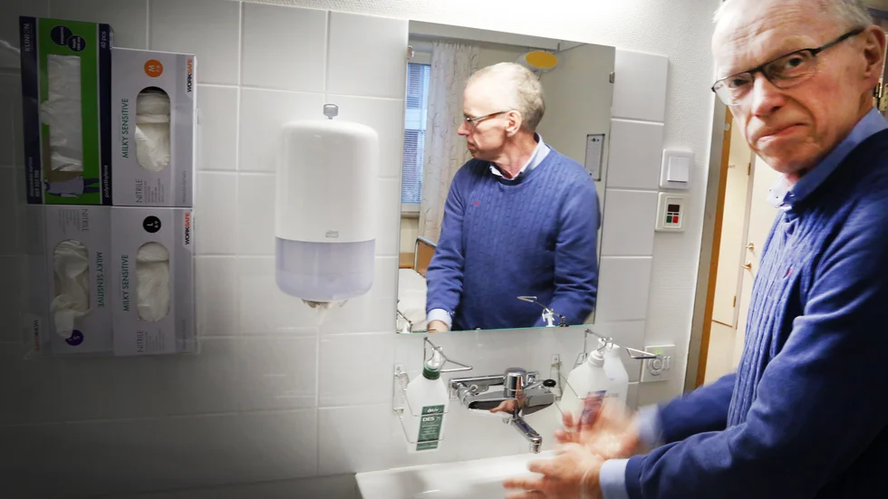 Sven Montelius har jobbat med infektioner hela sitt yrkesliv. Nu är han pensionär, men räknar med att hoppa in på smittskyddsenheten även framöver.