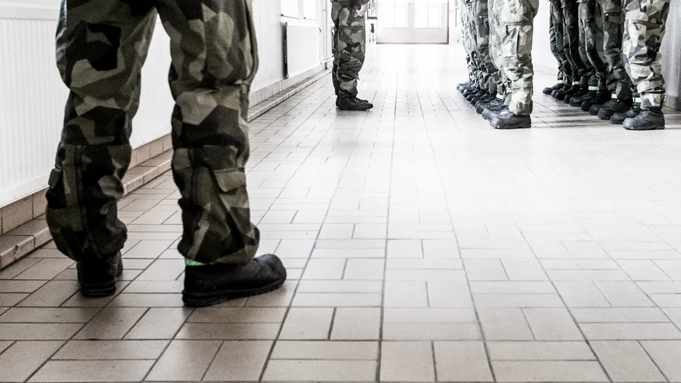 En soldat på I 19 i Boden fick en fraktur i lilltån efter att den träffats av en granat. Som tur var en laddövningsgranat, men de väger ändå runt 15 kilo.