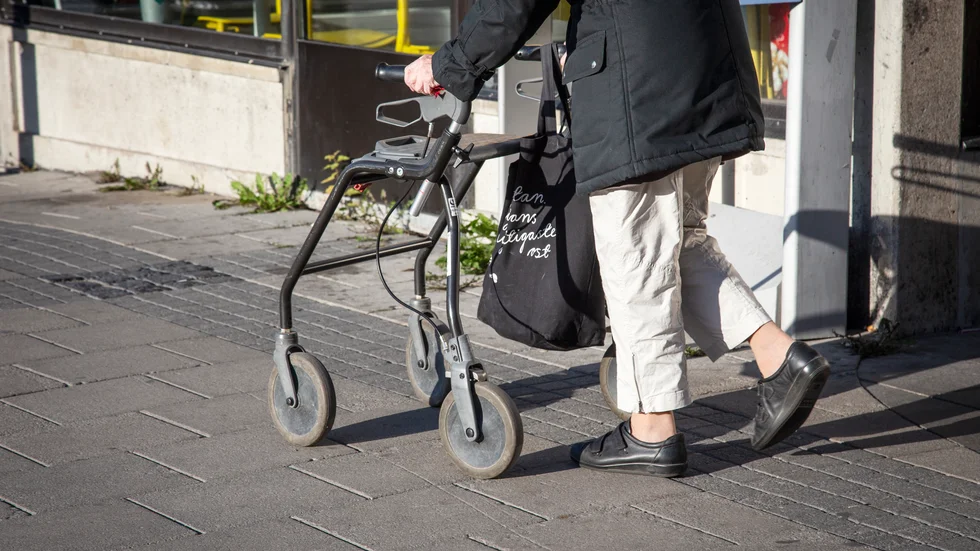 Kommunen ser över hur äldre och utsatta kan stöttas och få hjälp under denna svåra tid.