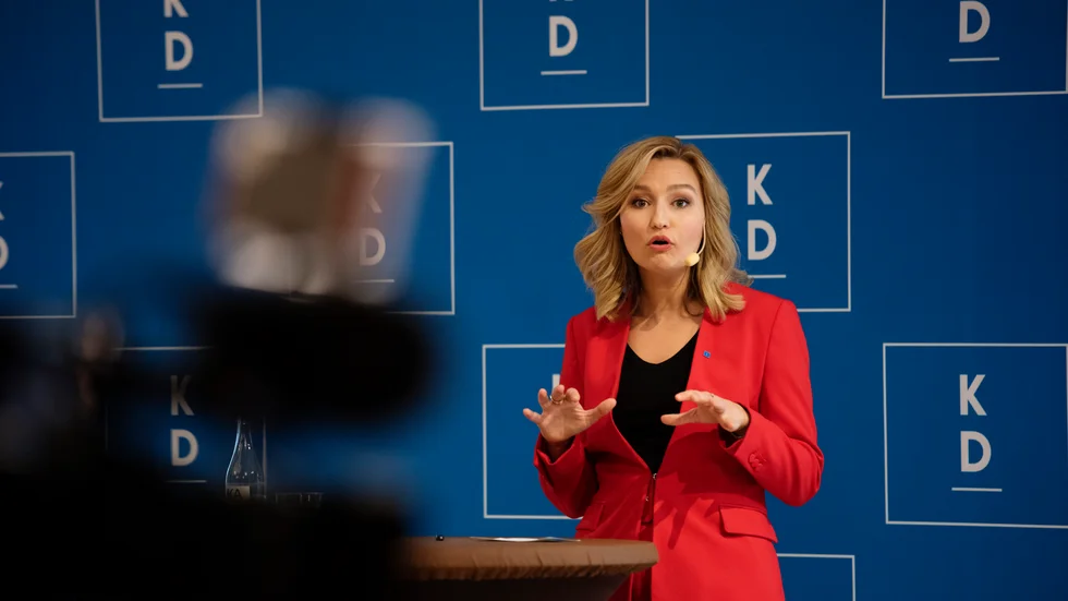Ebba Busch (KD) talar om vårdkris och pekar på regeringen. Hon borde ta ansvar för att KD själva är med och styr i regioner där problemen är som störst, skriver Monica Johansson (S) och Denise Norström (S).