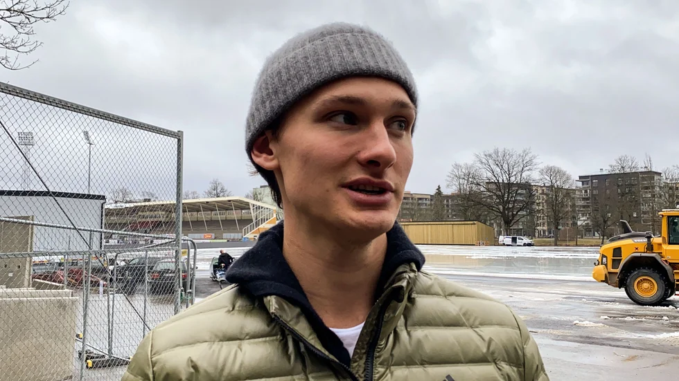 Hjalmar Ekdal utanför Studenternas.