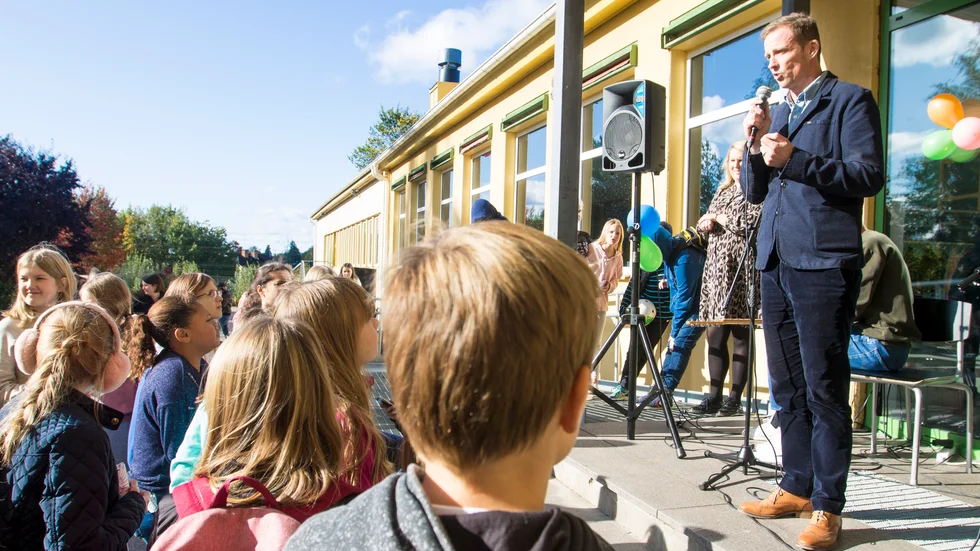 Marcus Brunberg återvände till Kunskapsskolan i Katrineholm och fick äran att invigningstala.