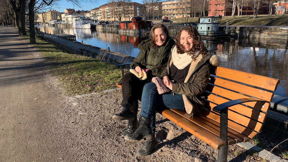 Linda och Maja Lodding tar ibland promenader i Stadsträdgården och har några gånger haft picknick här. De tycker att fler restauranger i parken skulle vara ett lyft.