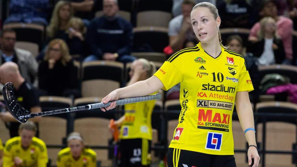 Landslagsbacken Stephanie Boberg ställs mot sitt förra lag.