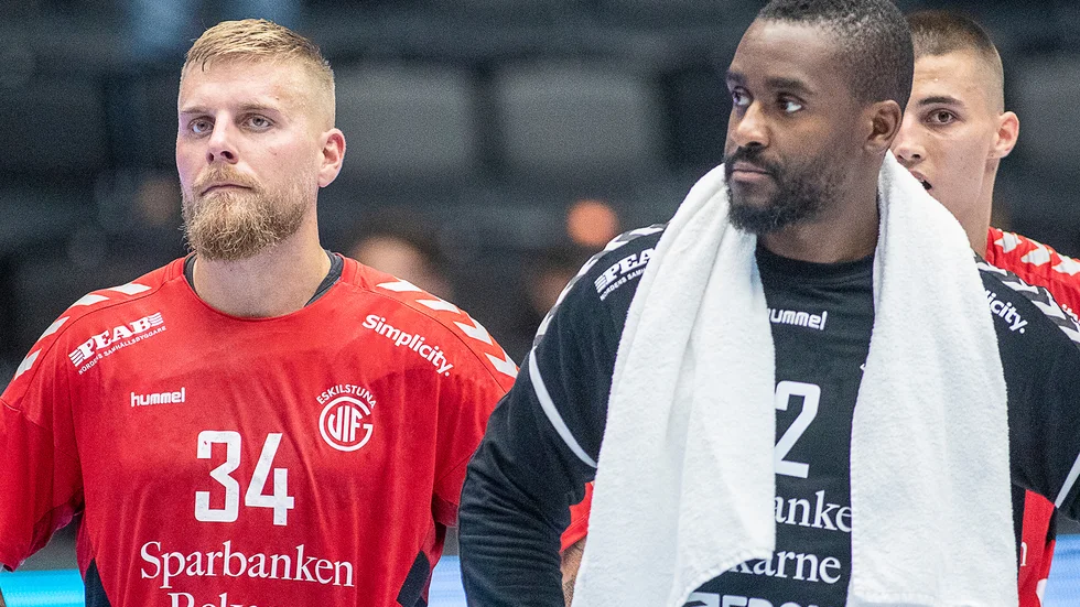 Guifspelarna, Simon Sonesten och Herdeiro Lucau, deppar efter matchen.