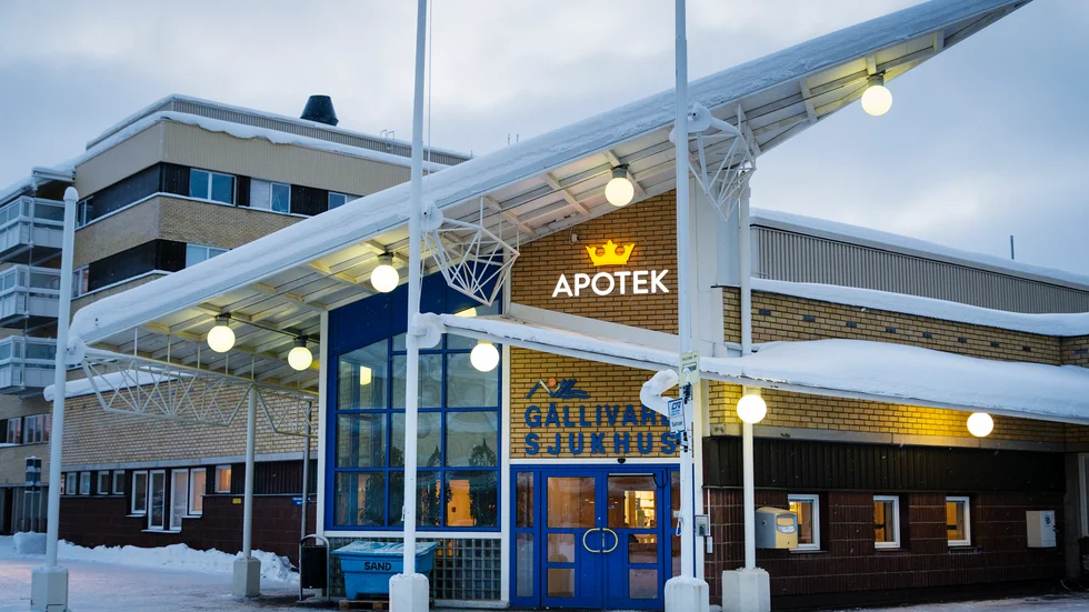 Ett stort antal akut sjuka patienter var enligt närsjukvårdschefen Gitt Ström anledning till platsbristen på Gällivare sjukhus.
