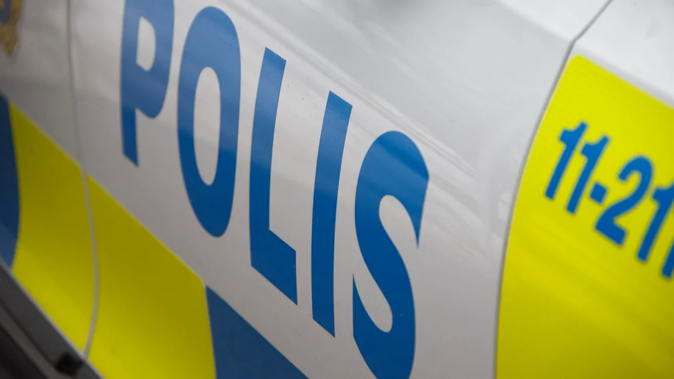 En kvinna hemmahörande i Vimmerby kommun jobbade samtidigt som hon begärde tillfällig föräldrapenning. Nu misstänks hon för bidragsbrott. 
