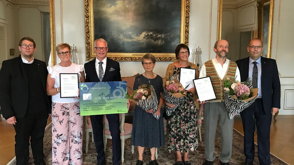 Fr v regionfullmäktiges ordförande Mattias Geving, Eva Sundén, Leif Boreson, Ingegerd Israelson, Anki Gunnbäck, Per Helldorff och landshövding Carl Fredrik Graf.