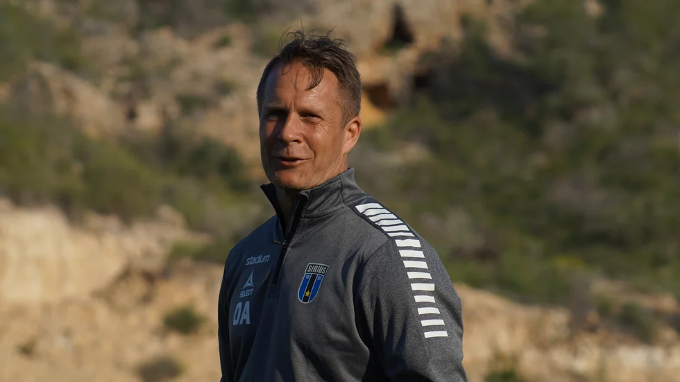 Sirius sportchef Ola Andersson under torsdagens träning i Spanien. 