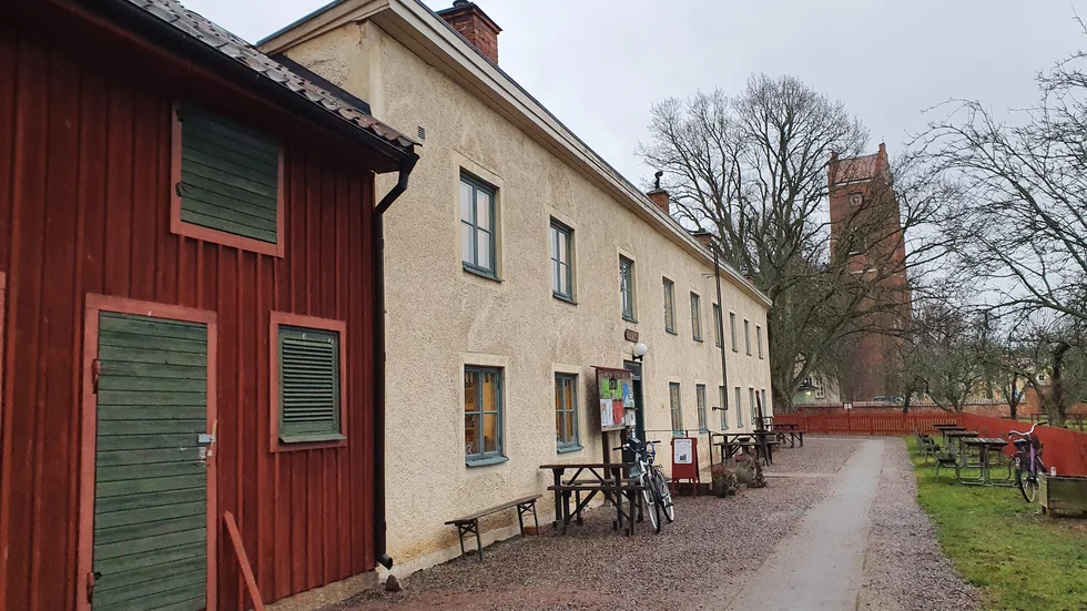 Pilgrimscentrum vill levandegöra Heliga Birgitta genom att sätta upp skyltar med hennes citat.