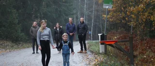Barnen får gå när busshållplatser dras in