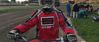 Barnen fick prova på farten i speedway