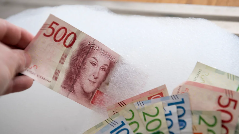 500-kronorssedeln som kvinnan försökte handla med visade sig vara falsk.