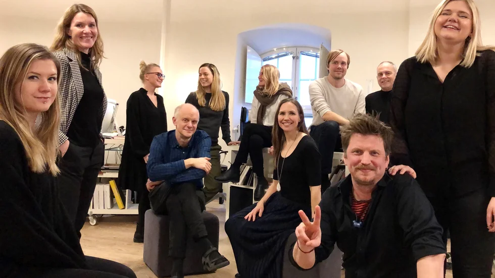 Södra tornet har tolv medarbetare. Till vänster i rutig kavaj syns företagets vd Anna Sundström.