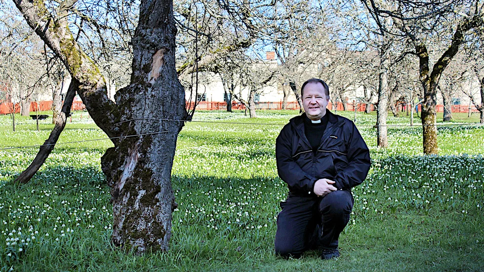 Kyrkan tar nya grepp för att nå ut till de personer som i nuläget inte kan komma till gudstjänsterna.