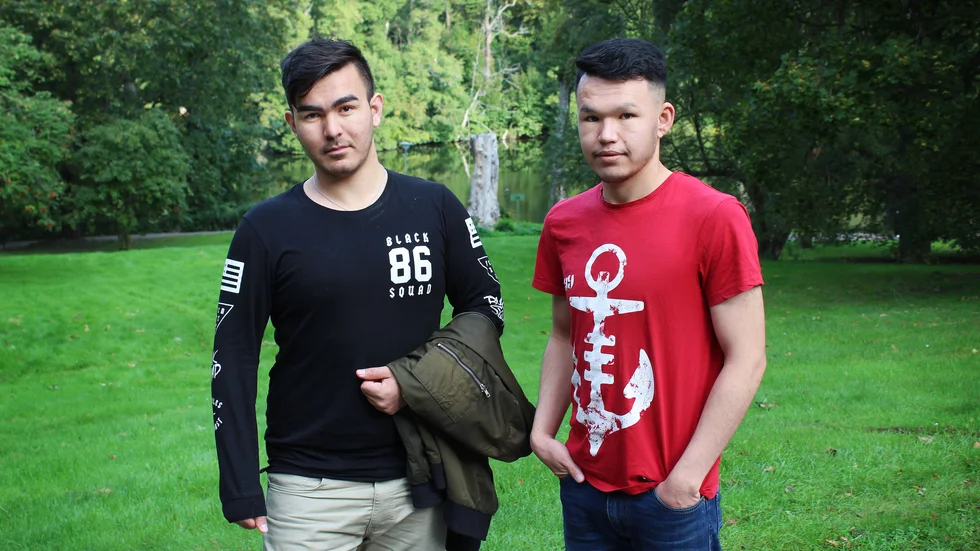 Mostafa Amini och Abbas Yosefi är två av många ensamkommande afghaner som nu läser vård- och omsorg på gymnasiet.