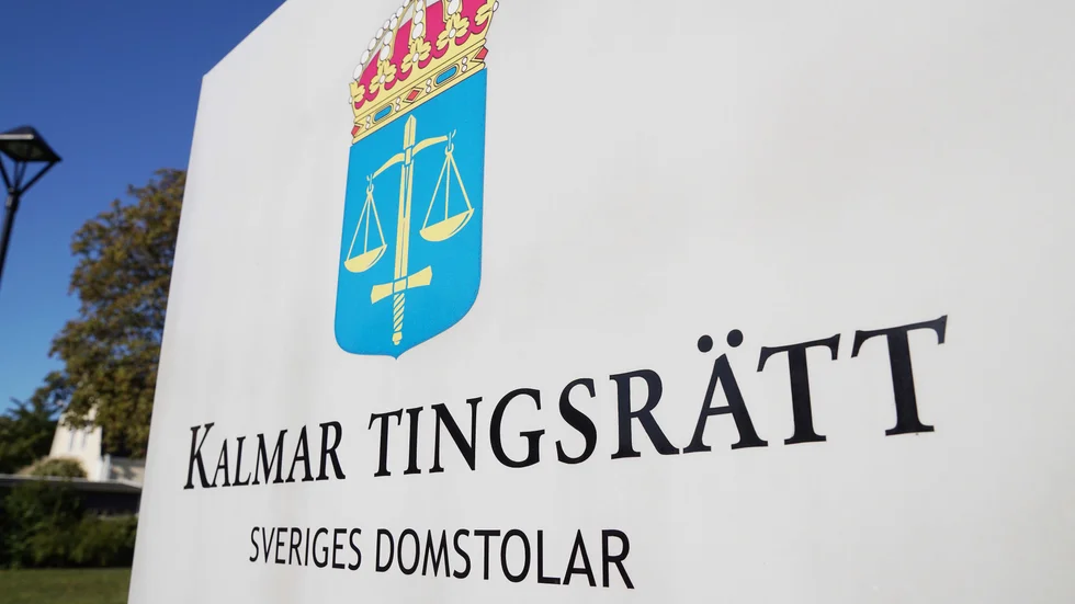 En man misstänks för stöld av mat i en butik i Vimmerby och för grov olovlig körning efter två händelser på tisdagen.