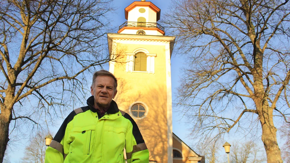 Sven-Olof Martinsson tycker det känns bra i hjärtat att PRO-föreningen delar med sig av sina pengar och stöder cancerforskningen. På tur står en välgörenhetskonsert i Mörlunda kyrka.