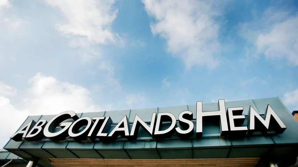 "Ett starkt allmännyttigt Gotlandshem har en viktig roll i en sådan bostadspolitik, men det fordras också en nationell politik som möjliggör för byggande i hela landet med hyror som vanligt folk har råd med".