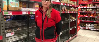 Tomma hyllor i coronavirusets spår