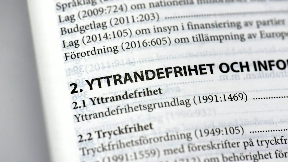 När begränsas den konstnärliga friheten och yttrandefriheten, frågar sig insändarskribenten.