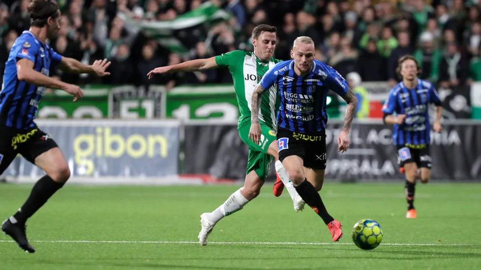 Adam Ståhl skadade sig under matchen mot Hammarby.