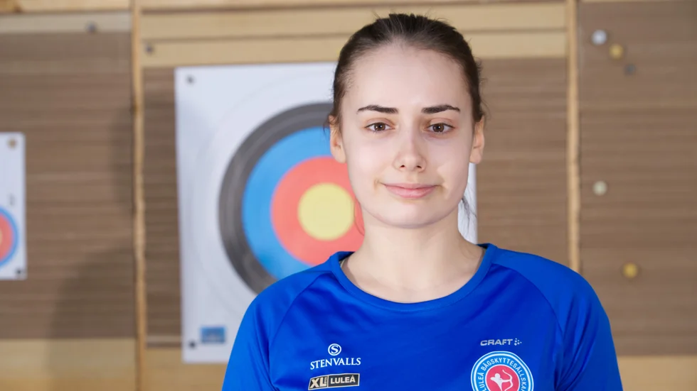Emily Cwirzen har tagit en plats i juniorlandslaget i bågskytte.