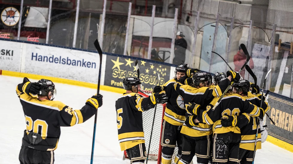Kiruna AIF vann med 5–1 hemma i Lombiahallen.