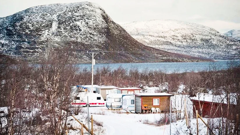 Campingen i Stenbacken ska flytta, och flera stugtomter ska tillkomma enligt förslag till en ny detaljplan. Något fritidsföreningen invänder mot. 