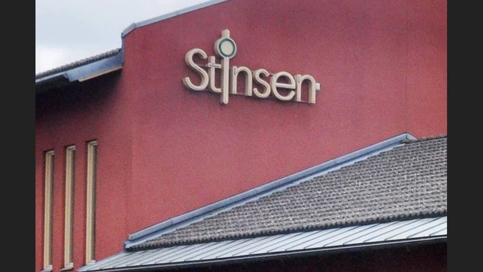 Poesivandringen börjar utanför Stinsen i Söderköping.