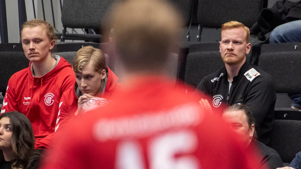 Anton Claesson finns med i Montenegros ledarstab under handbolls-EM.