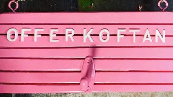 Offerkoftan passar inte SD, skriver Johan Engwall och Linda Johansson. Bilden föreställer ett konstverk av Lovisa Lindblom