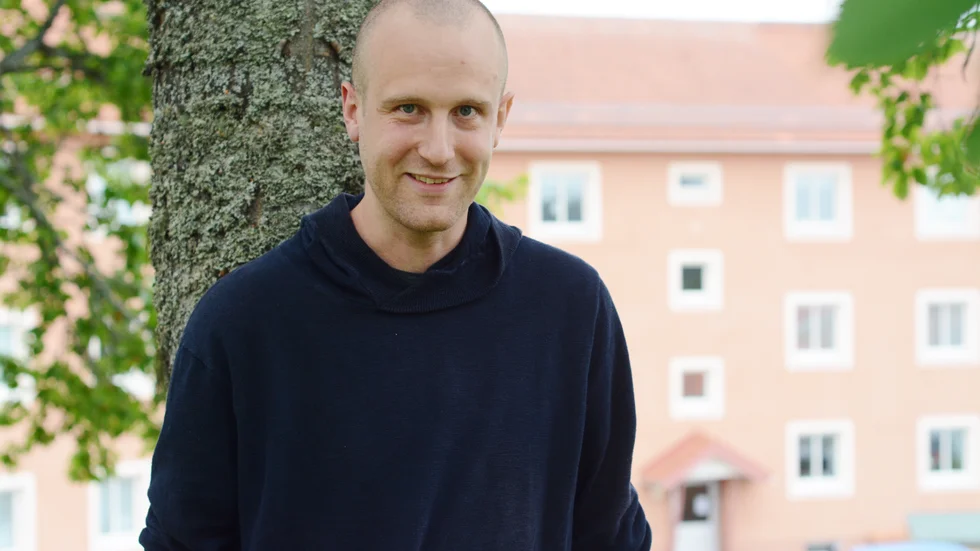 Erik Andersson är kommunstyrelseledamot för Vänsterpartiet i Kinda.