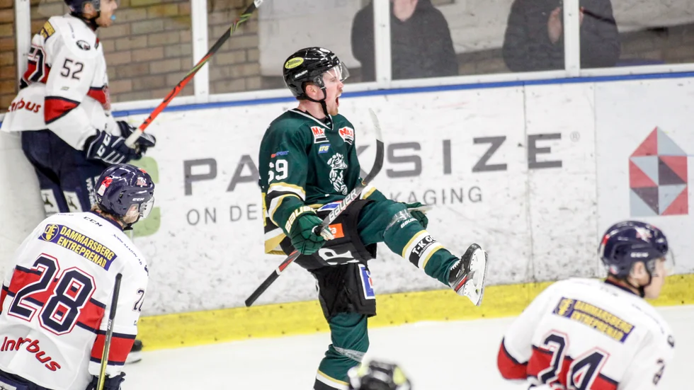 Ludvig Wallin jublar efter sitt mål mot Sollentuna.
