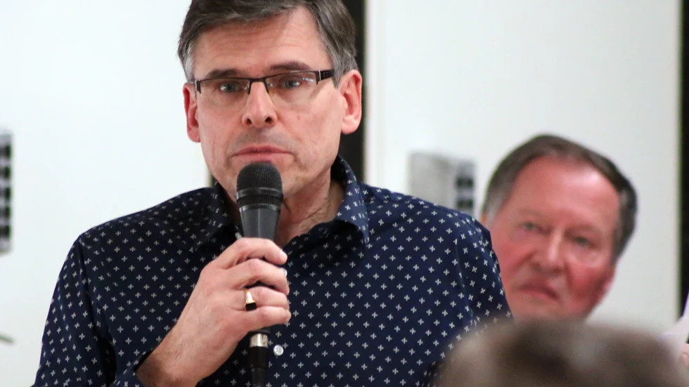 Kommunalrådet Lars Rosander berättar att kommunen är förberedd  på att barnkonventionen blir lag från årsskiftet.