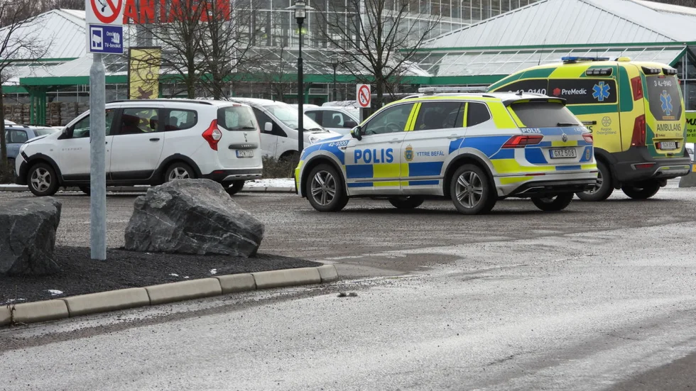 En 245-årig man har åtalats för elva fall av dråp. På tisdagen börjar rättegången. 