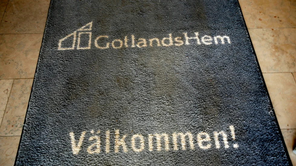 "Gotlandshem strävar ju också efter så höga hyror som möjligt, för att flå pengar av folk trots att de är ett allmännyttigt företag".