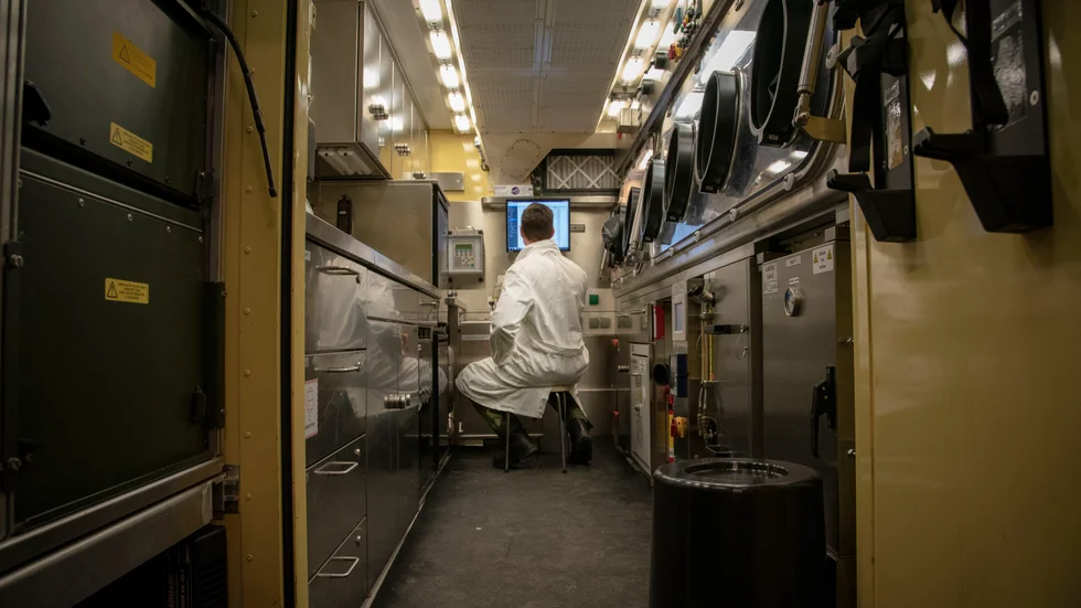 Insidan på laboratoriet där Akademiska sjukhuser och Försvarsmakten genomförde sin gemensamma övning. 