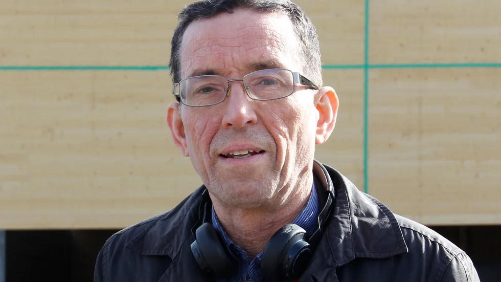 Lennart Lundberg (KNU) tycker att samtalstonen är god i politiken. Men som oppositionsråd skulle han vilja ha en mer framträdande roll och till exempel få vara med på företagsbesök.