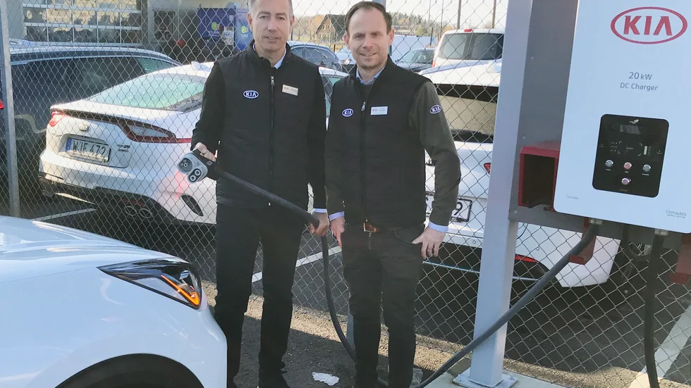 Magnus "Zorro" Zetterström och Daniel Serrander är nya ägare till Biltjänsten Serrander.  